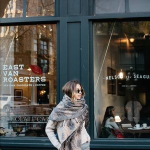 Aritzia blanket scarf